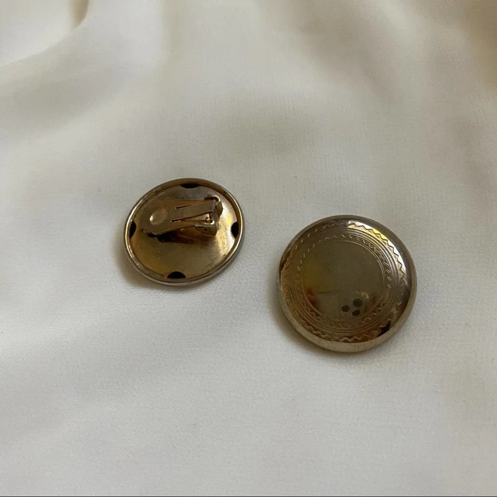 VTG Silver Aztec Etched Round Clip Earrings